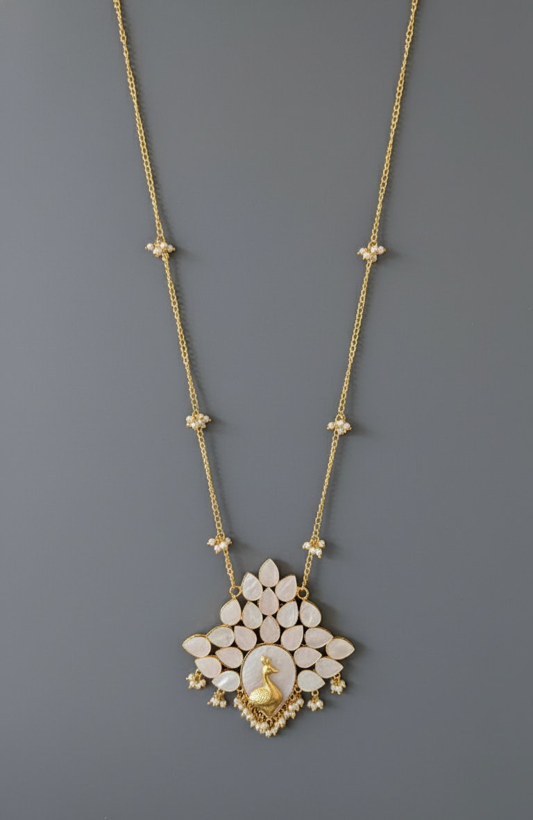 Ivory Meira Kundan Rajwadi Necklace Set