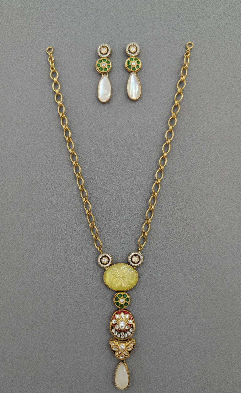 Gold Kavya Antique Necklace Set
