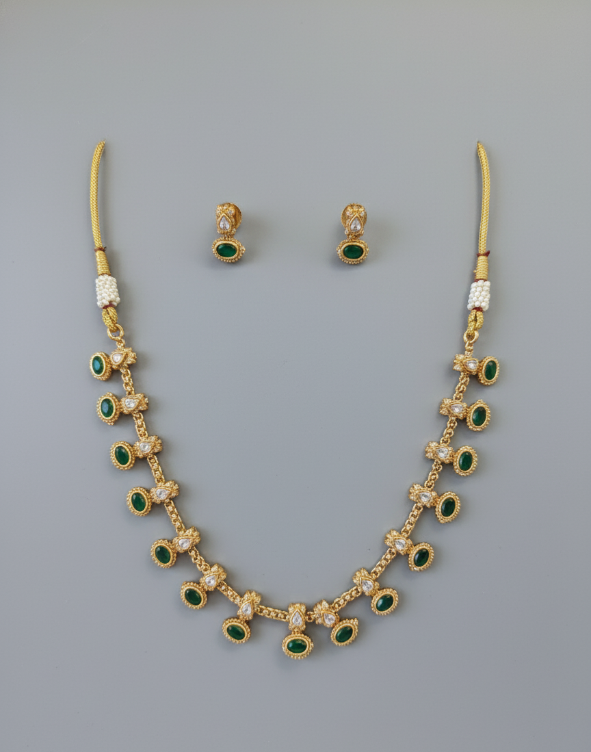 Emerald Kiara Antique Necklace Set