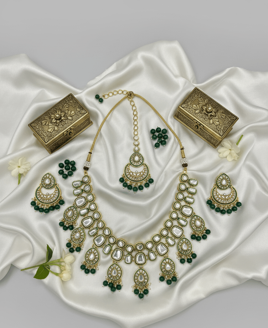 Green Naira Kundan Necklace Set