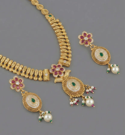 Golden Yuvika Antique Necklace Set