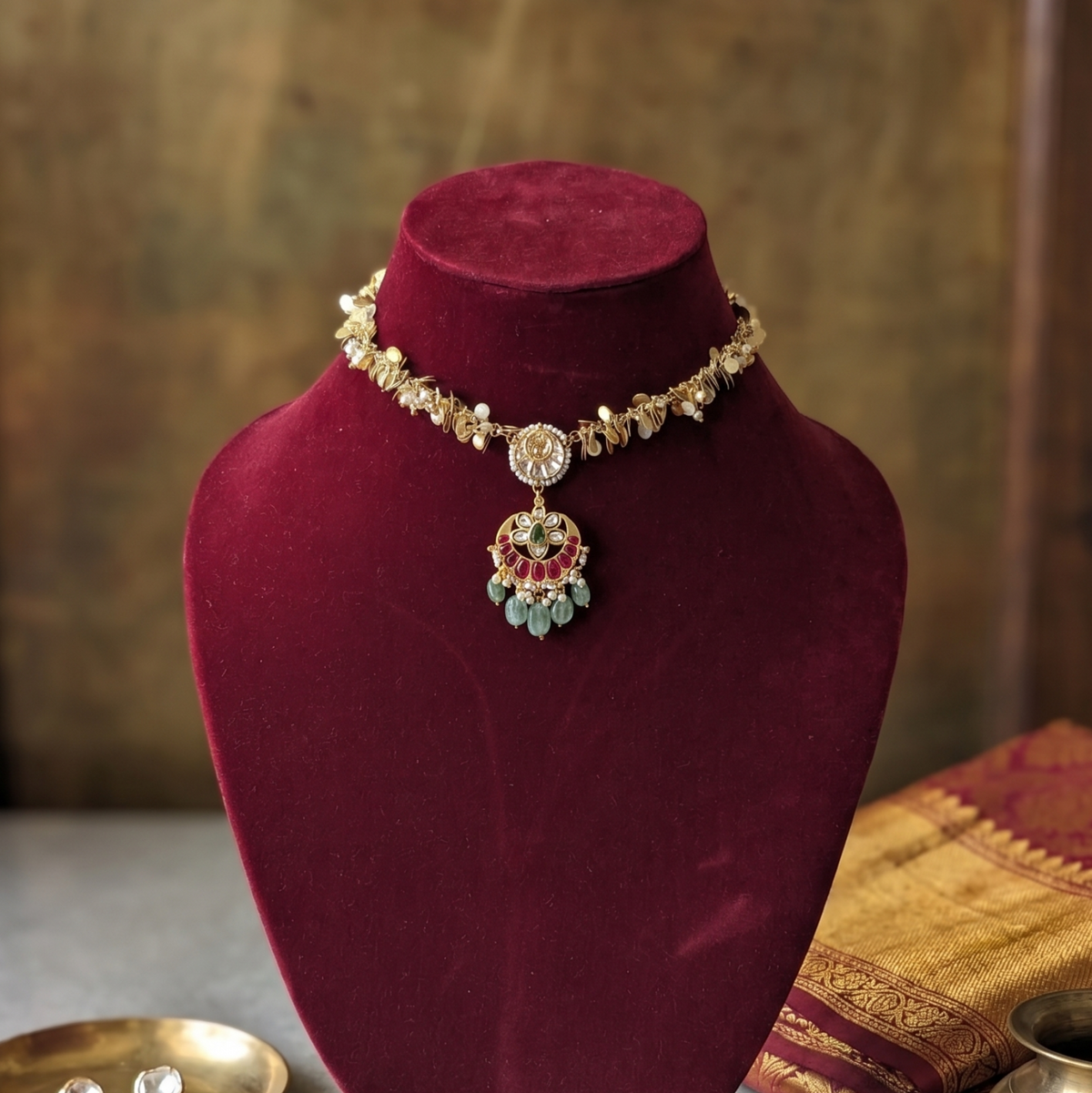 Golden Charulata Pachi Kundan Necklace