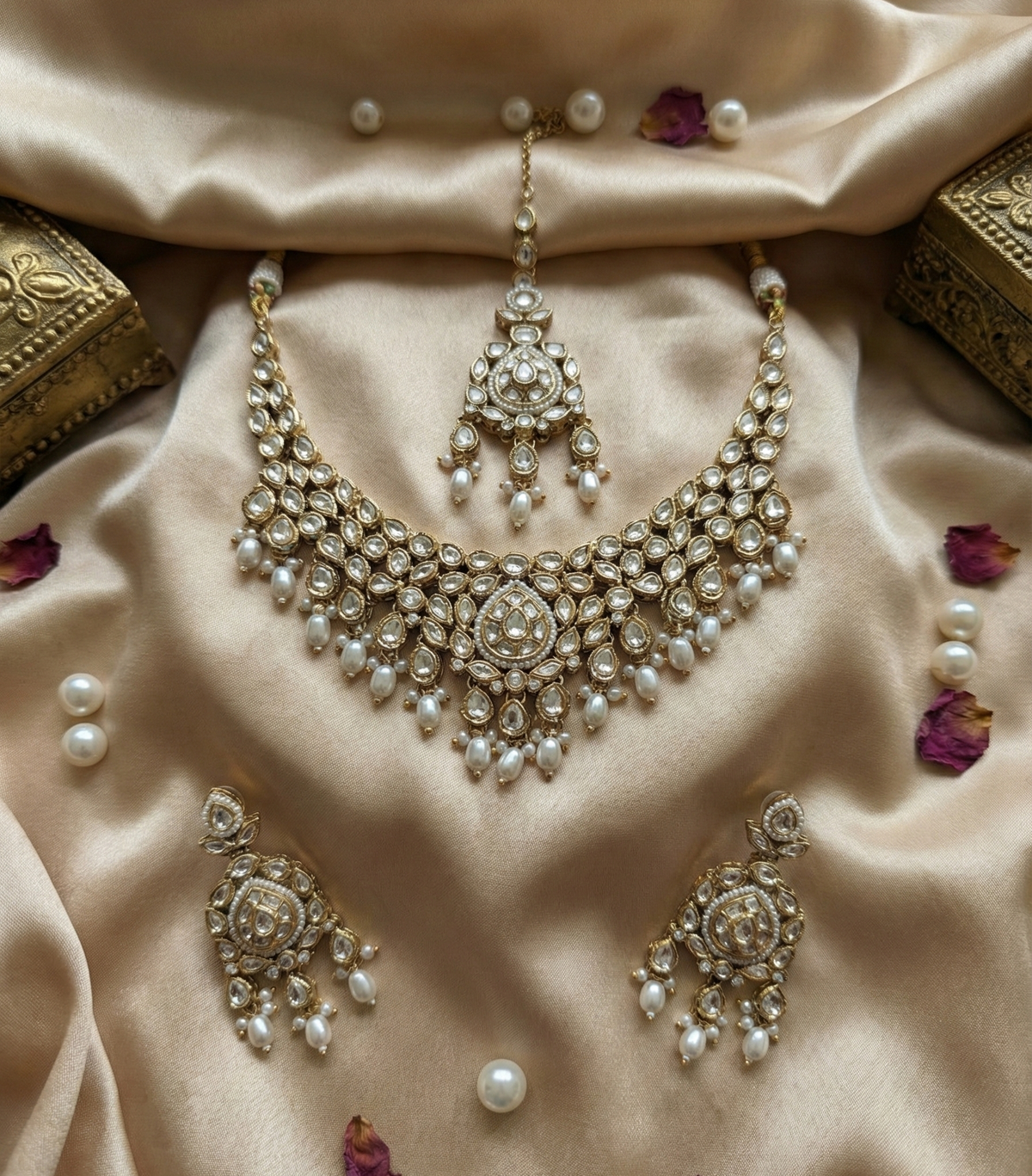 Ivory Darika Kundan Necklace Set