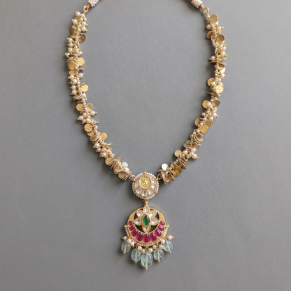Golden Charulata Pachi Kundan Necklace