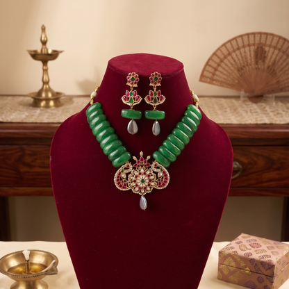 Emerald Yutika Pachi Kundan Set