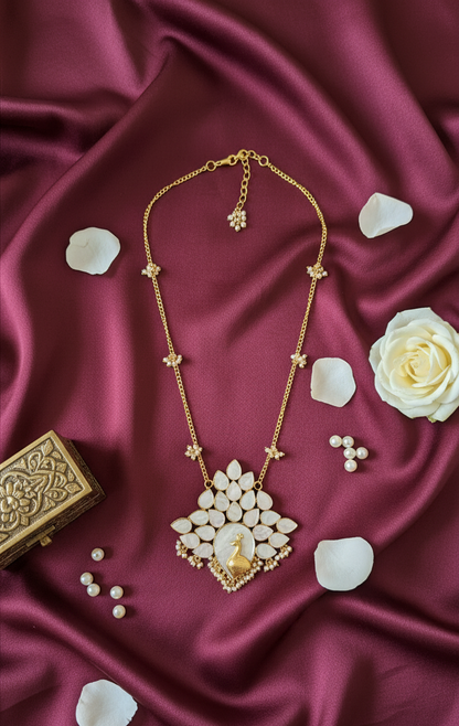 Ivory Meira Kundan Rajwadi Necklace Set