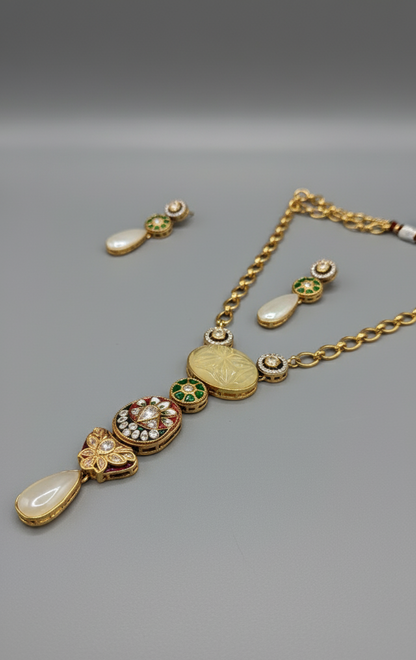 Gold Kavya Antique Necklace Set