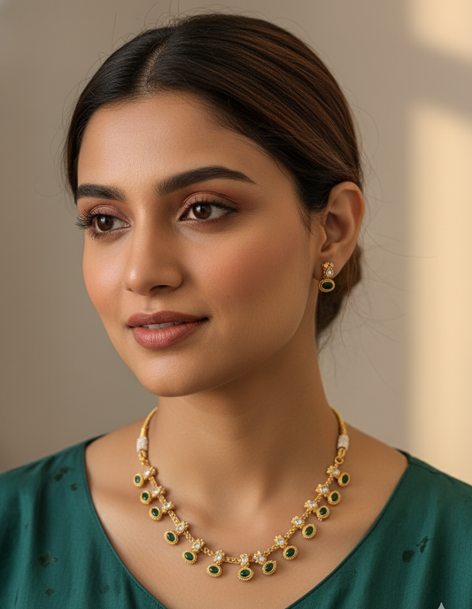 Emerald Kiara Antique Necklace Set